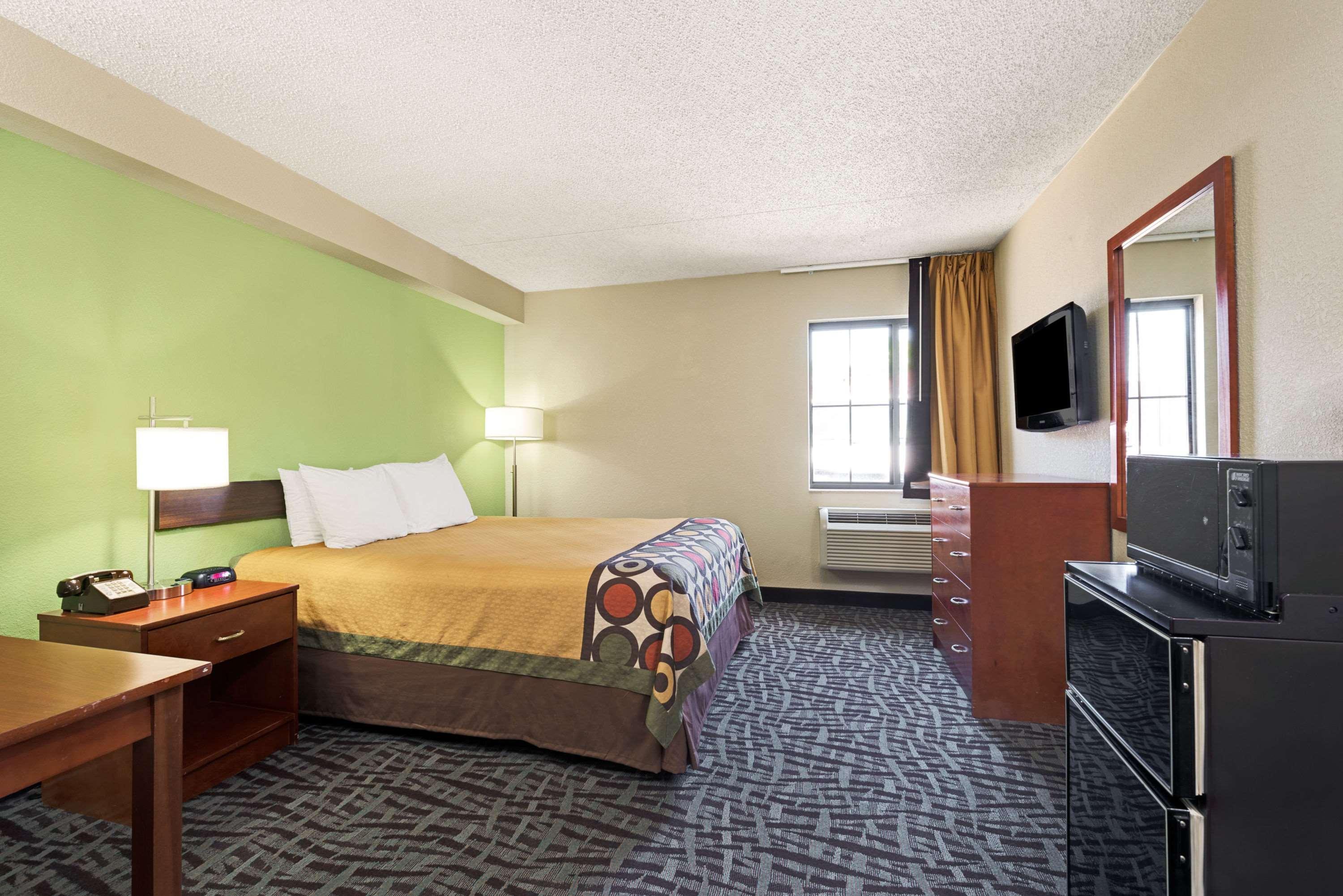 Spark By Hilton Wichita East Buitenkant foto