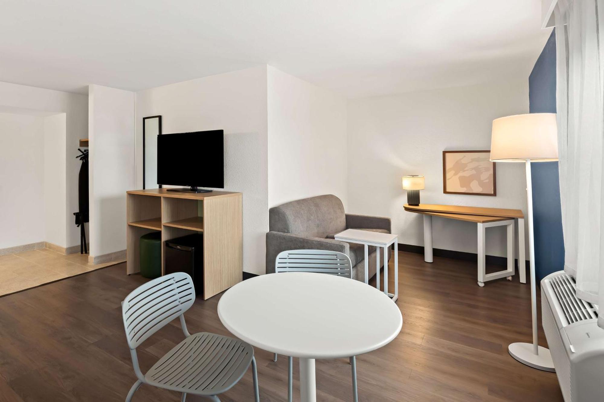 Spark By Hilton Wichita East Buitenkant foto